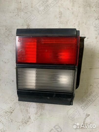 Фонарь крышки багажника правый Volkswagen Passat