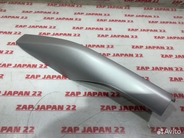 Крышка рейлинга задняя правая Lexus Rx450