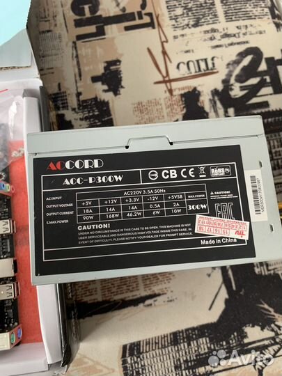 Материнская плата с процессором и памятью