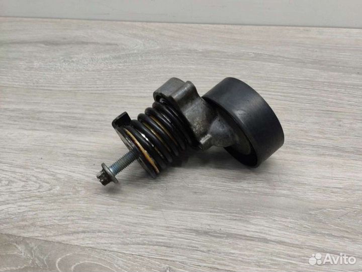 Натяжитель ремня Mercedes M271