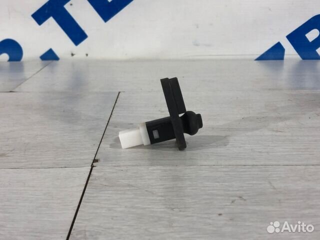 Концевик двери KIA RIO 3 рест 1.4 AT хетчбэк