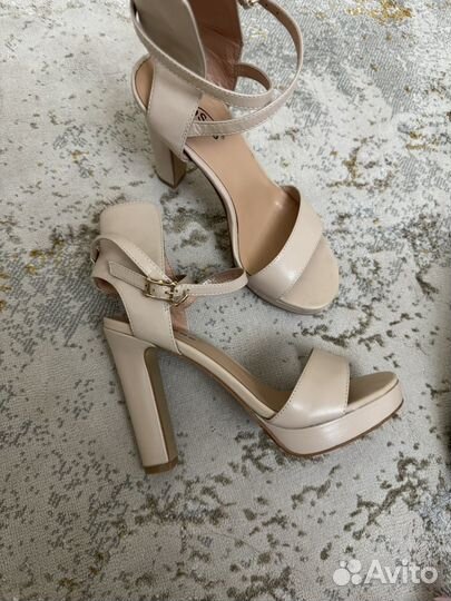 Босоножки женские 35 размер