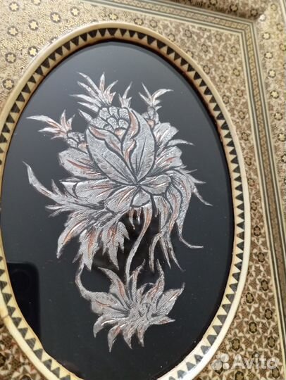 Картина из металла на бархате