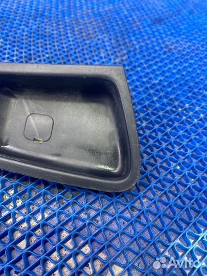 Накладка на дверь Hyundai Solaris 1 хэтчбек G4FA