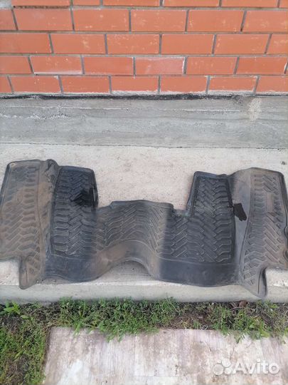 Коврик на ларгус