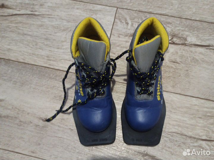 Лыжные ботинки