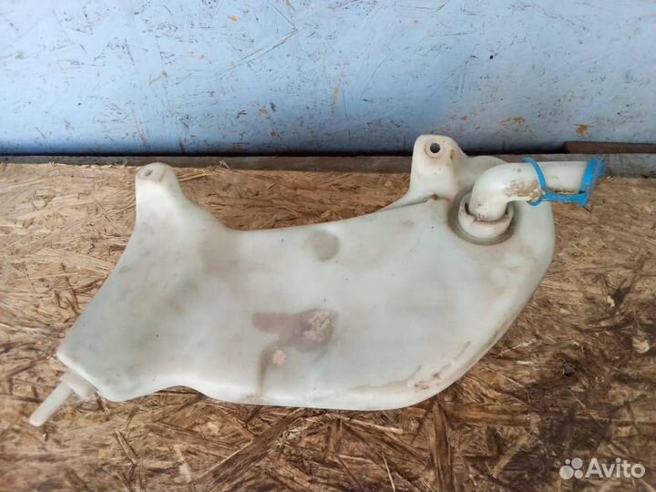 Бачок омывателя Audi 80 B4