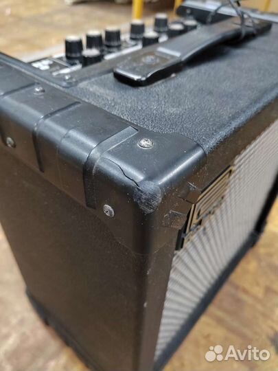 Гитарный комбоусилитель roland cube 30