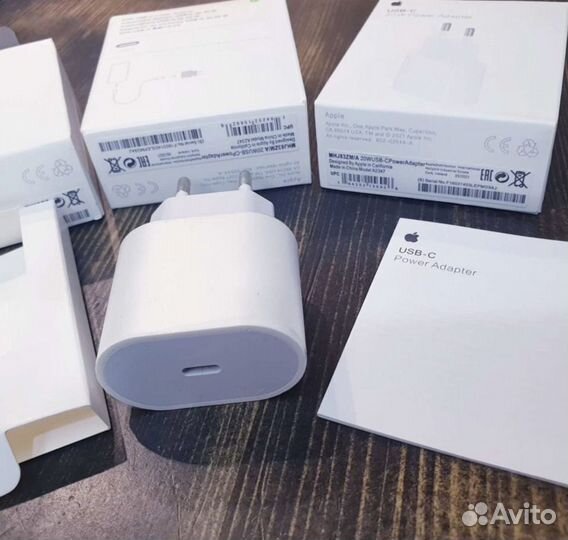 Блок для зарядки USB-C 20W