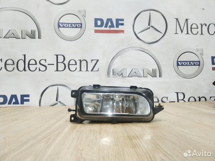 Фара противотуманная правая Mercedes-Benz Actros