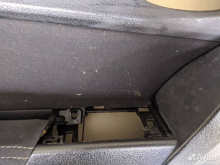 Обшивка двери задней левой Toyota Corolla E180 201