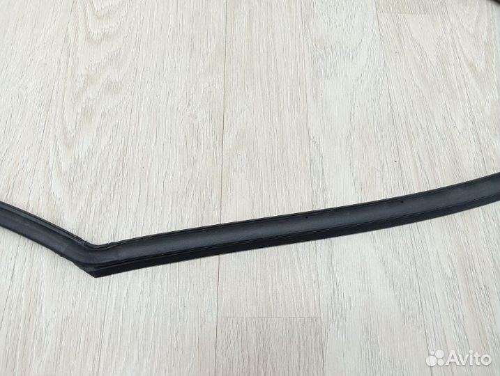 Уплотнитель двери задний правый Hyundai Ix35