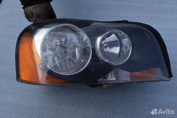 Фара правая Volvo XC90 2006 30784152