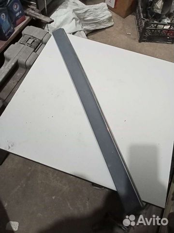 Молдинг задней правой двери Audi a8