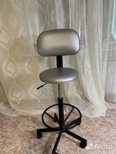 Стул для косметолога