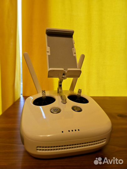 Квадрокоптер dji phantom 4 pro v2.0