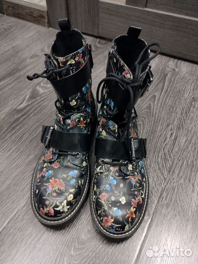 Ботинки демисезонные женские Stradivarius,38размер