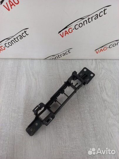 Кронштейн Audi A6 C6 2.8 2010