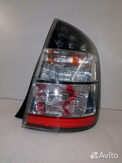 Фонарь задний правый Toyota Prius 2 NHW20 2004