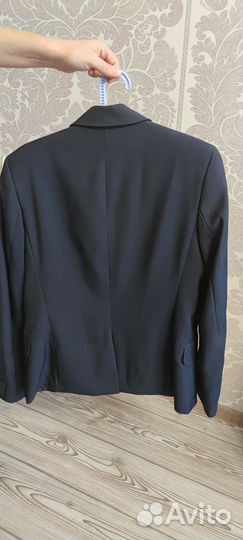 Пиджаки на мальчика 152 и 170