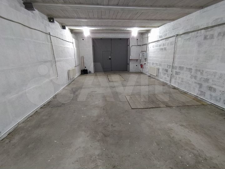 Гараж, > 30 м²