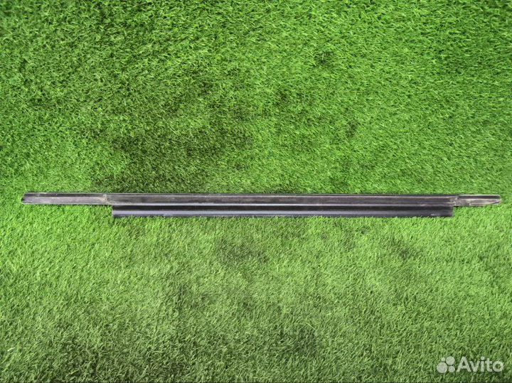 Молдинг стекла задний левый Audi A6 C7 4G cgwb