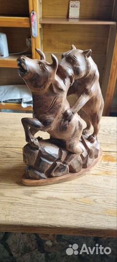 Статуя из дерева