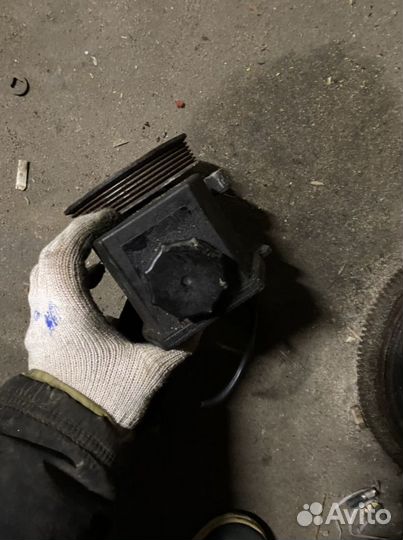 Насос гидроусилитель Mercedes W210