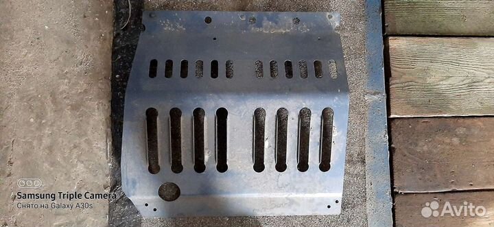 Защита двигателя металлическая. газ