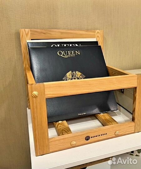 Подставка для виниловых пластинок