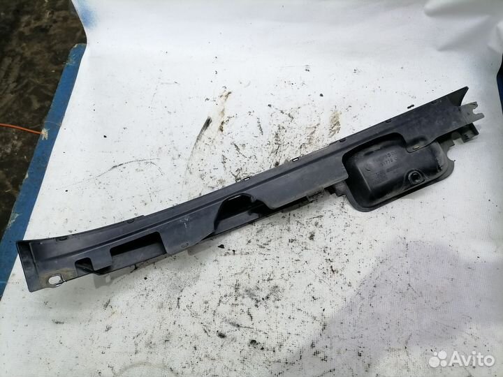 1451270 Панель передней части кабины левая scania