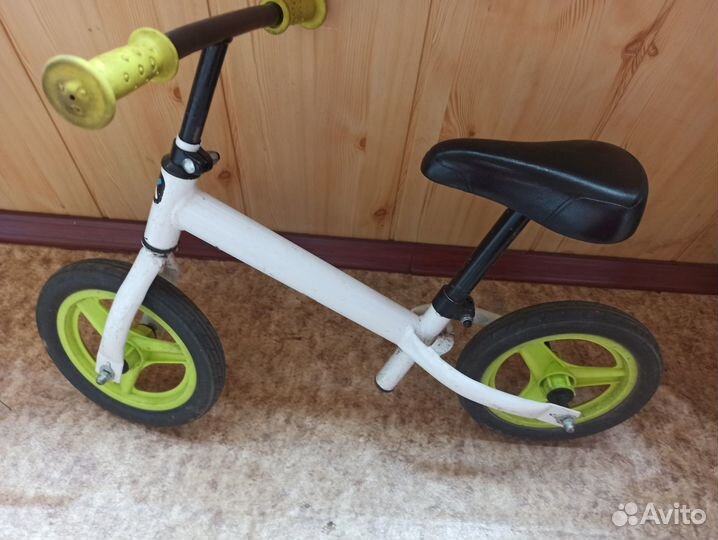 Продам беговел