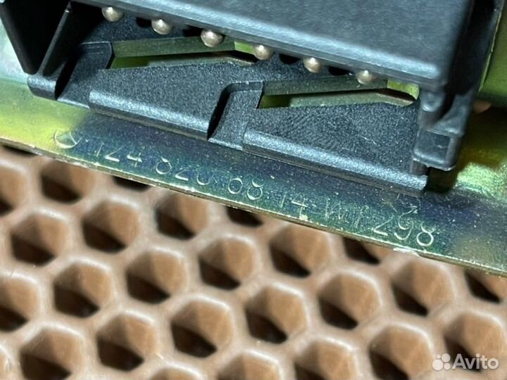 Усилитель звука Mercedes-Benz E280 W124 104.942