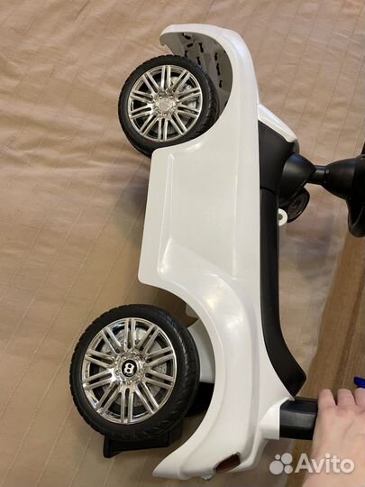 Машинка каталка bentley