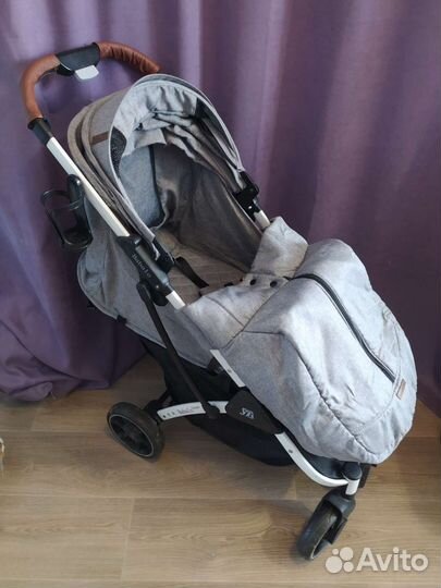 Прогулочная коляска. В подарок эрго рюкзак