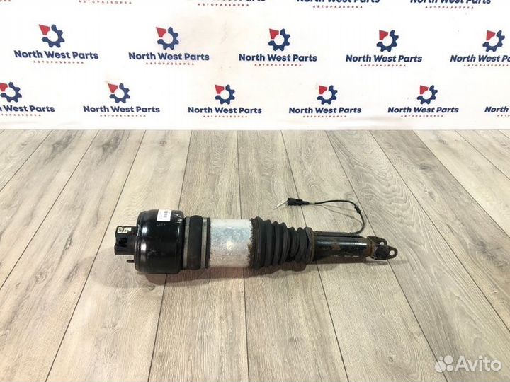 Стойка амортизатора передняя правая Mercedes-Benz