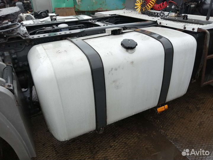Алюминиевый топливный бак Mercedes на 650 литров