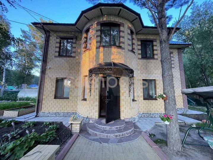 Дом 140 м² на участке 10,6 сот.