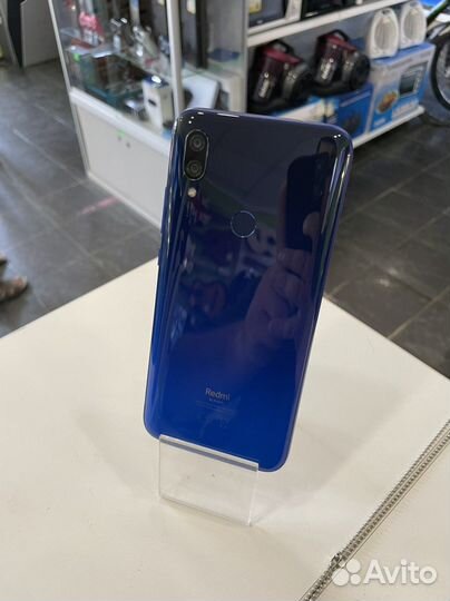 Телефон Redmi 7 4/64 gb