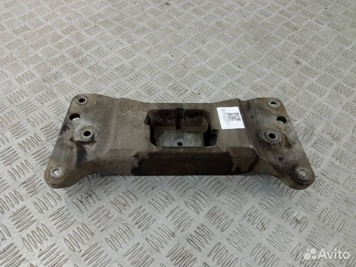 Кронштейн коробки (балка кпп) BMW 5 F10/F11/GT F07
