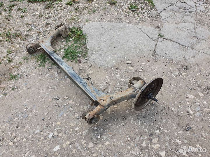 Passat B3-4 задняя балка
