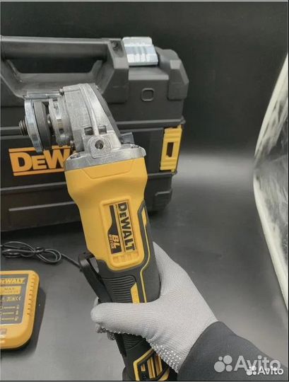 Болгарка аккумуляторная Dewalt 125.Новая.Гарантия