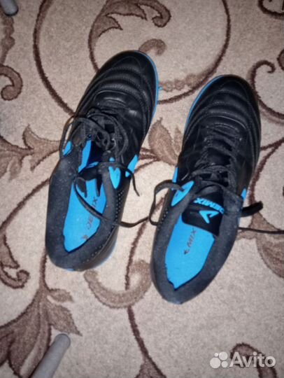 Футбольные бутсы для зала