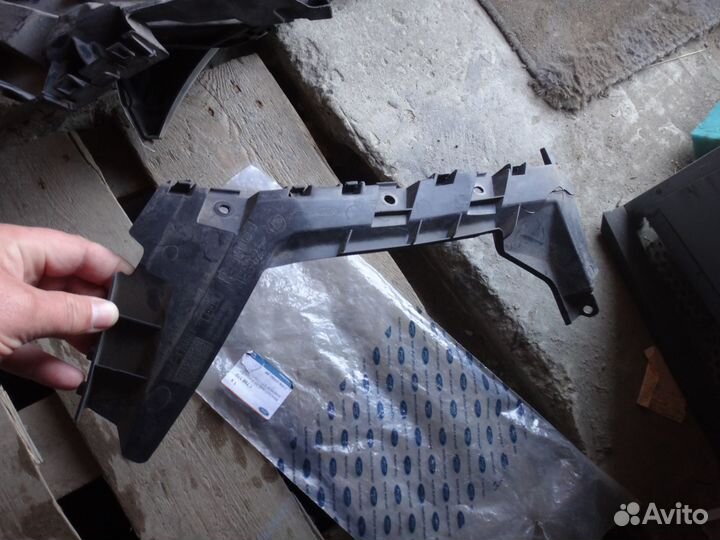 Фиеста крепление заднего бампера правое Fiest09-19