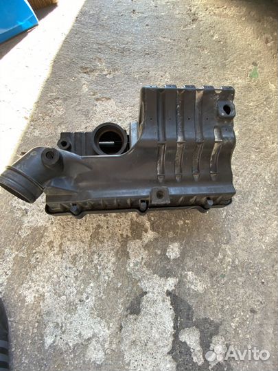 Корпус воздушного фильтра поло седан