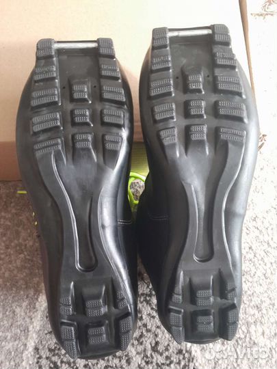 Лыжные ботинки новые