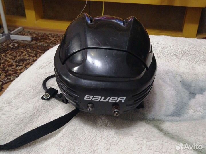 Хоккейный шлем