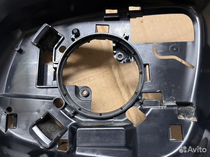 Корпус левого зеркала Toyota RAV4 XA 50