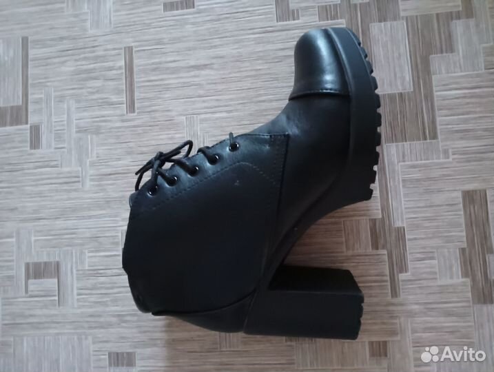 Полуботинки женские 38 размер