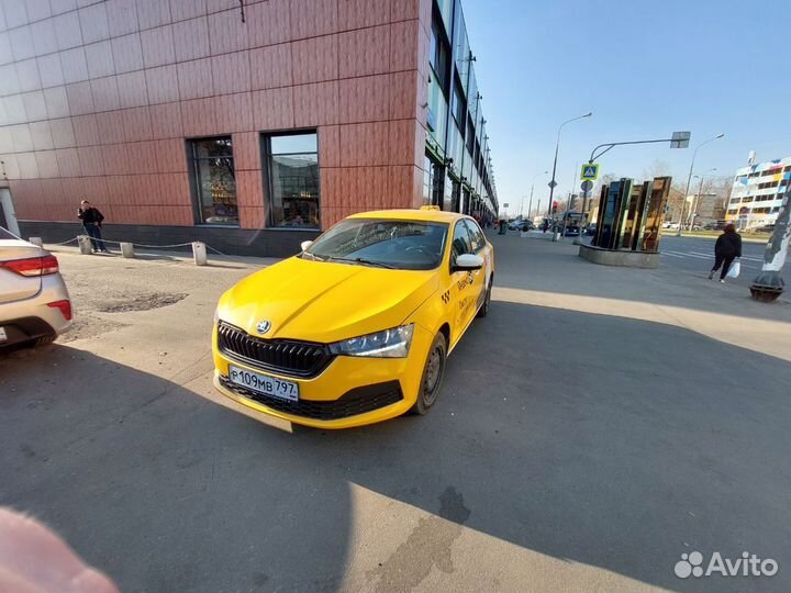 Требуется водитель новые авто без пробега